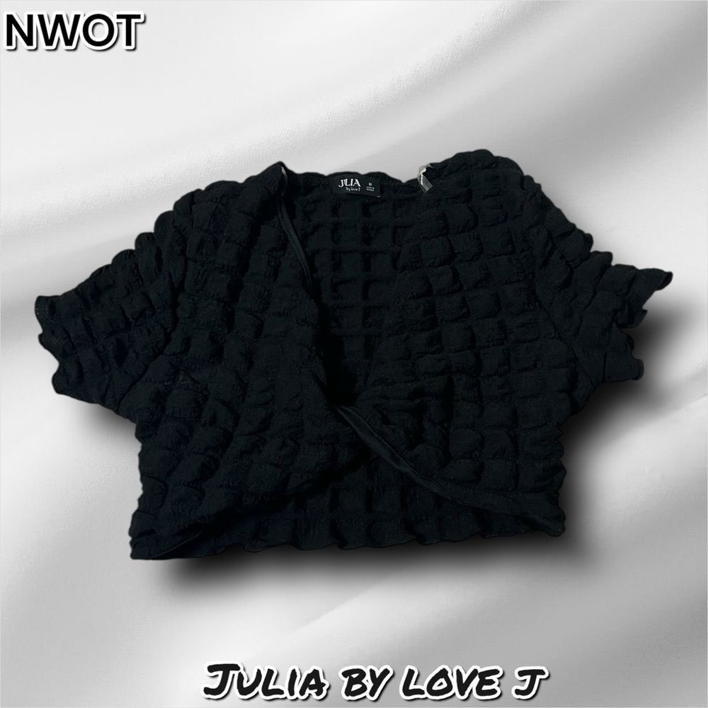 NWOT Julia By Love J black Waffle Ruffle Twist Crop Top - medium
